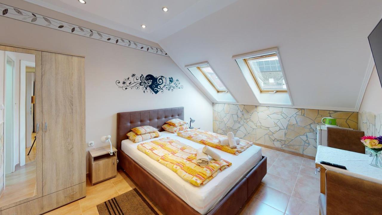 Cristian Apartman Hajduszoboszlo Exterior foto