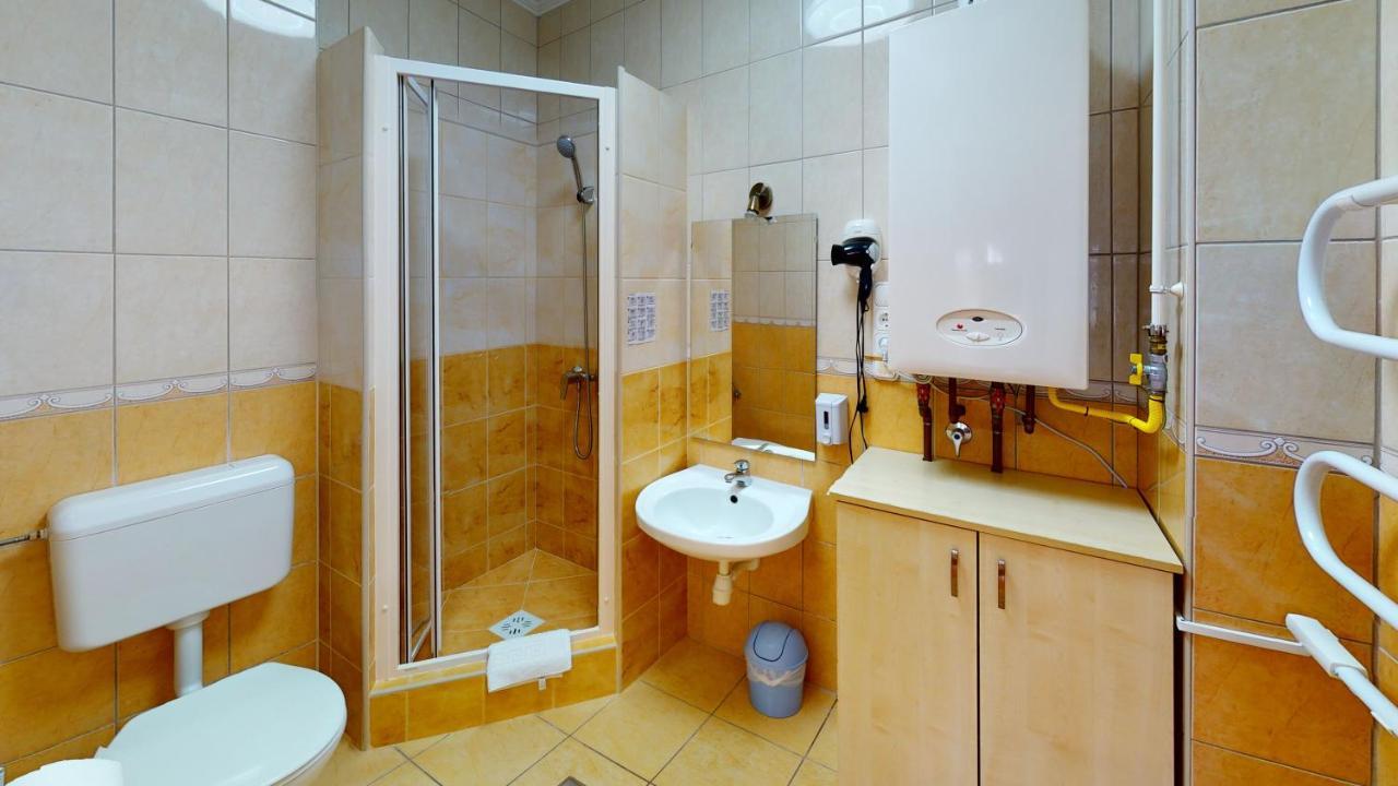 Cristian Apartman Hajduszoboszlo Exterior foto