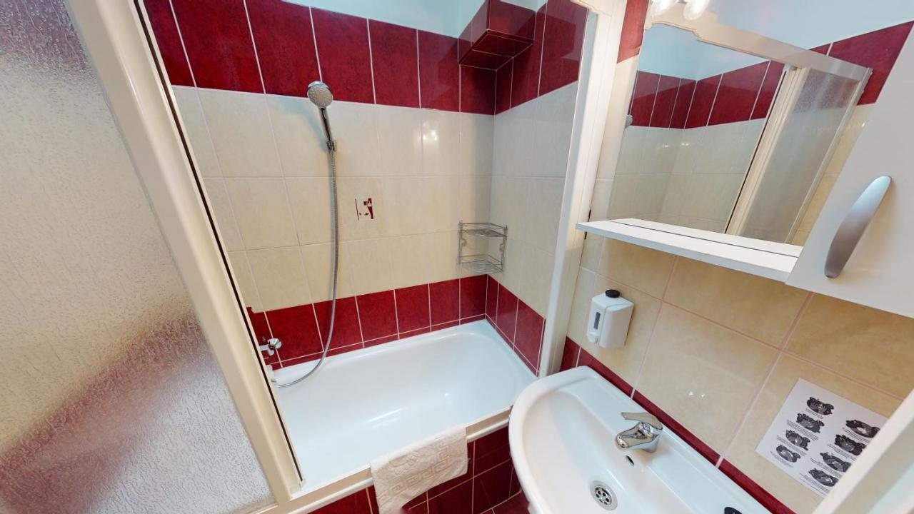 Cristian Apartman Hajduszoboszlo Exterior foto
