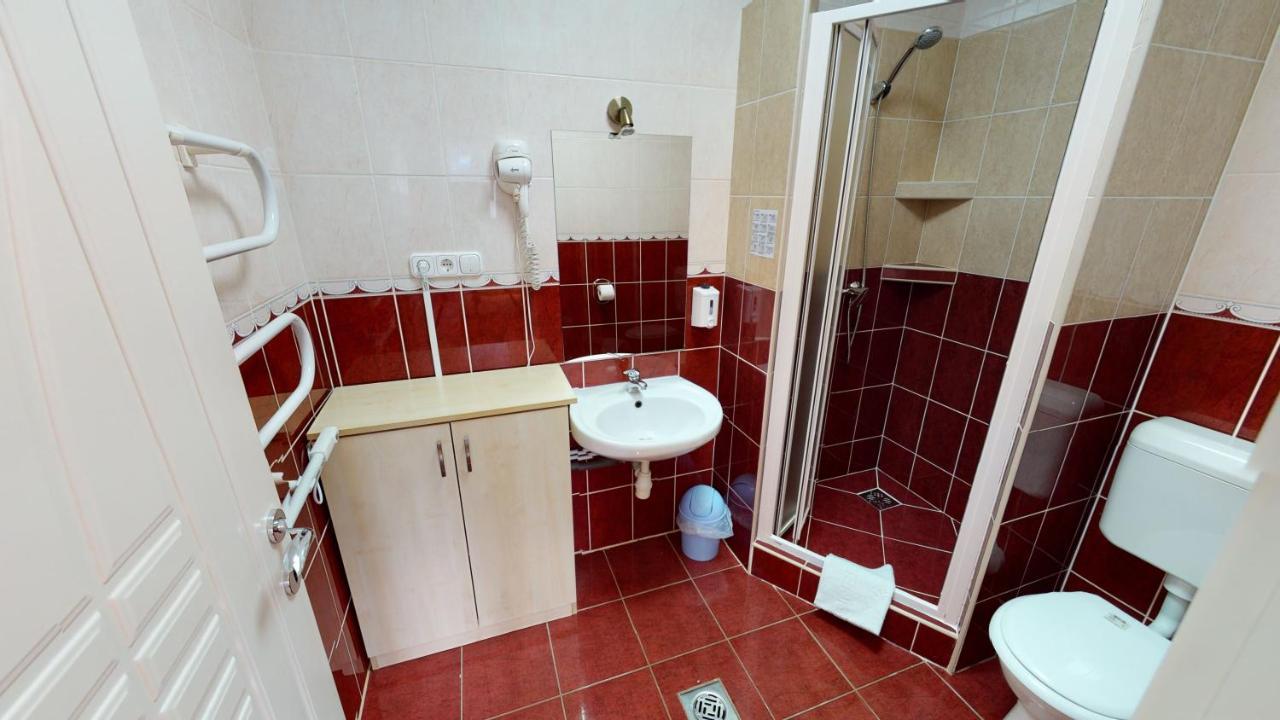 Cristian Apartman Hajduszoboszlo Exterior foto