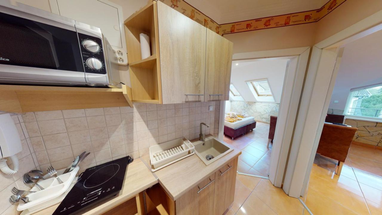 Cristian Apartman Hajduszoboszlo Exterior foto