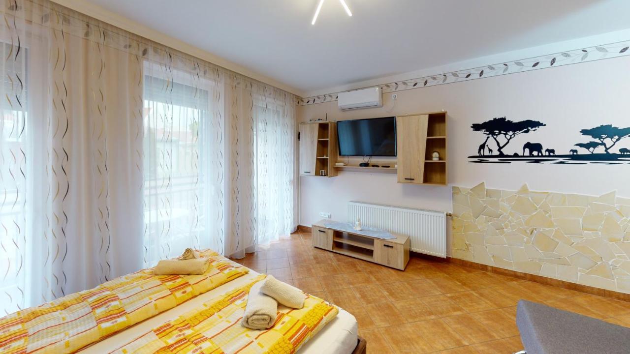 Cristian Apartman Hajduszoboszlo Exterior foto