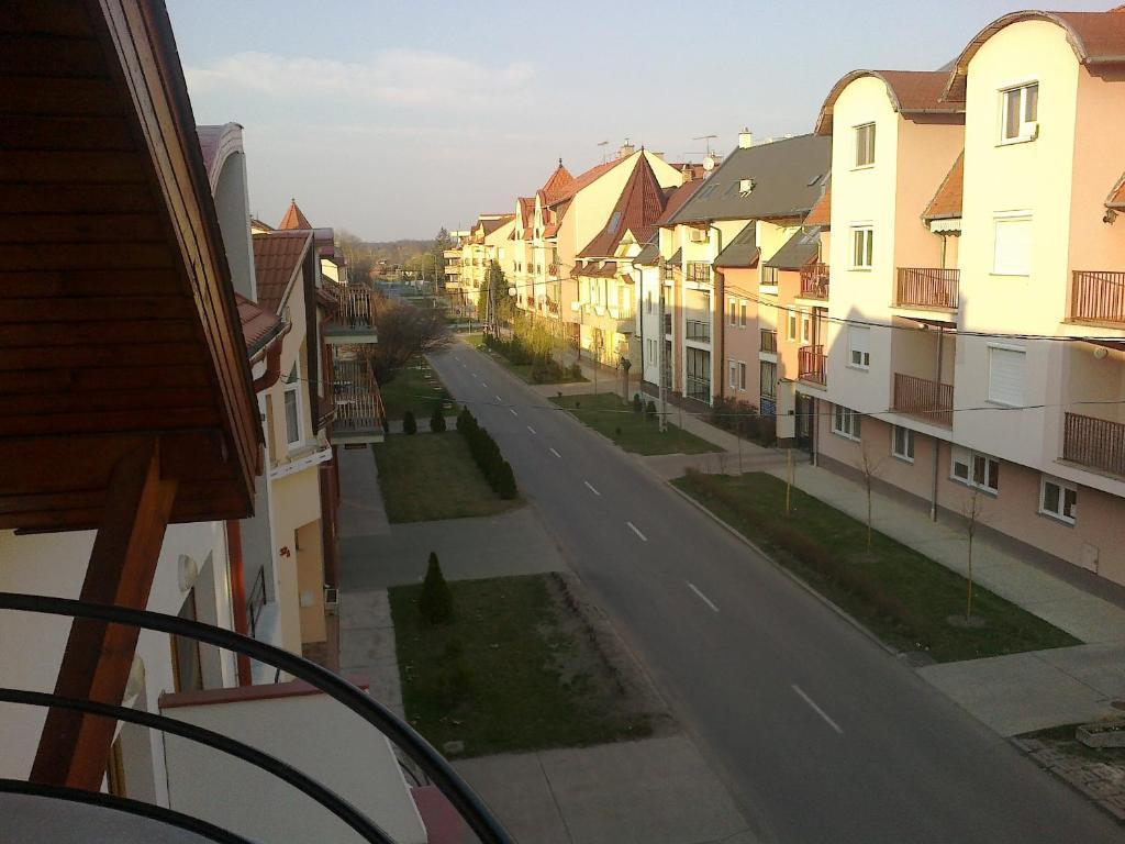Cristian Apartman Hajduszoboszlo Exterior foto